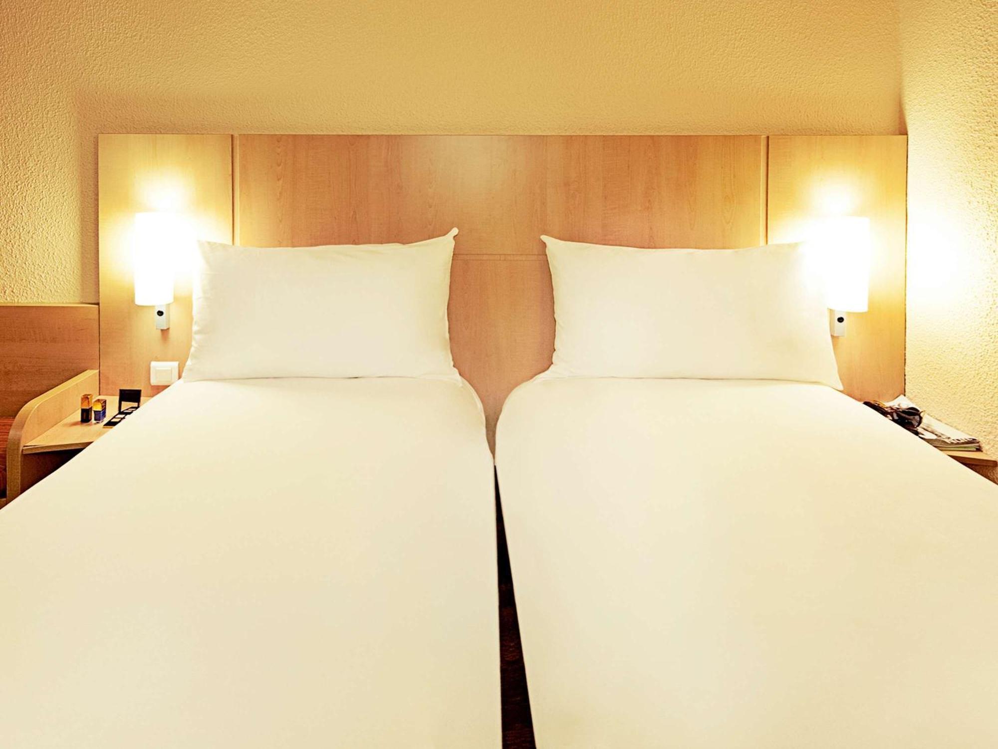 Ibis Rennes Cesson Hotel Exterior foto