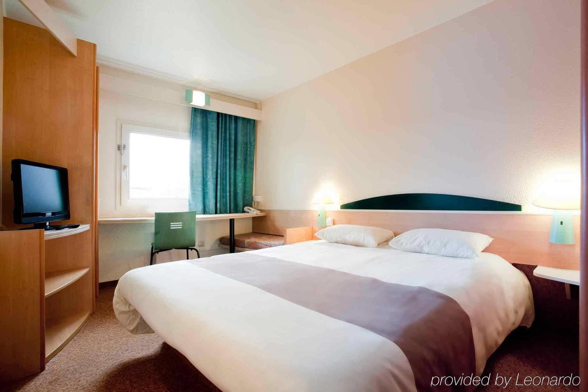 Ibis Rennes Cesson Hotel Exterior foto