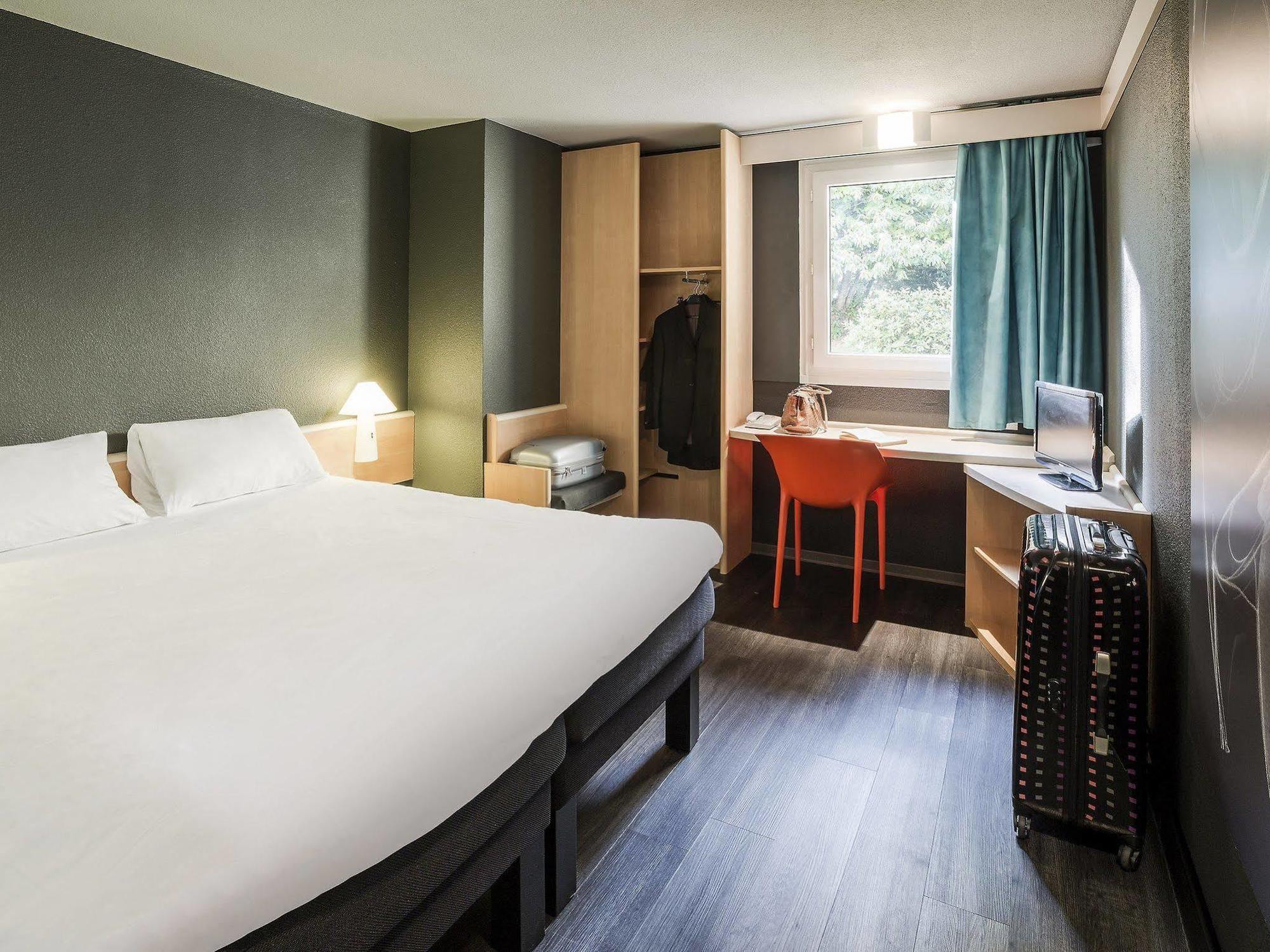 Ibis Rennes Cesson Hotel Exterior foto