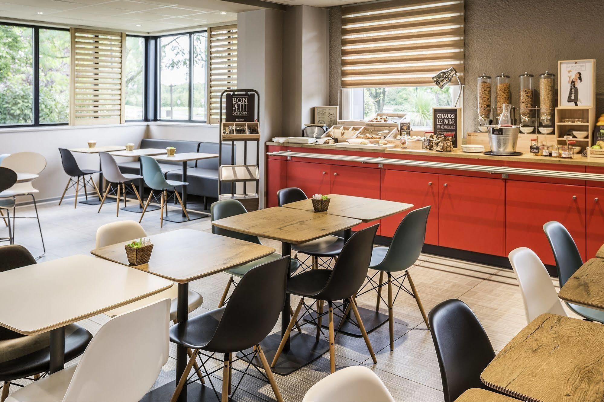 Ibis Rennes Cesson Hotel Exterior foto